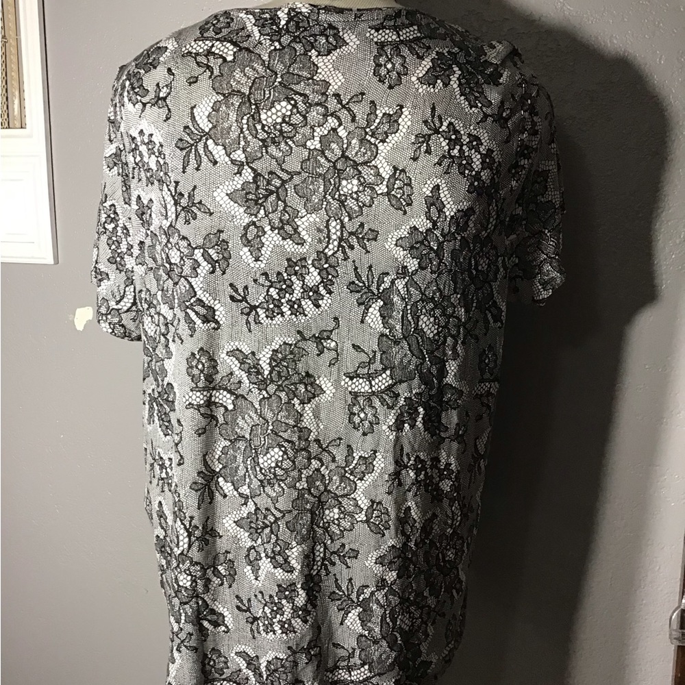 Simply Vera Wang Modern Tee Women’s Sz 2X Color Black/white Floral Short Sleeve - Picture 4 of 10